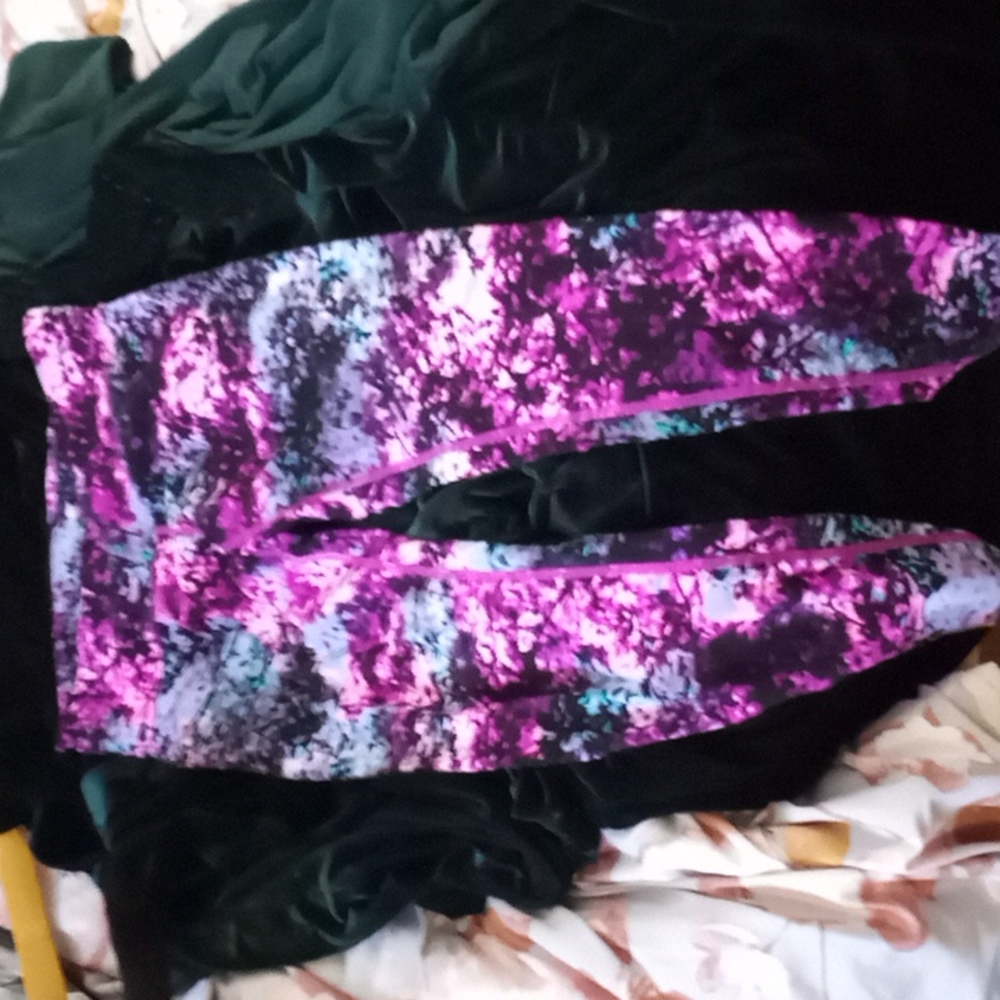 Ladies Clavin Kline work out pants.